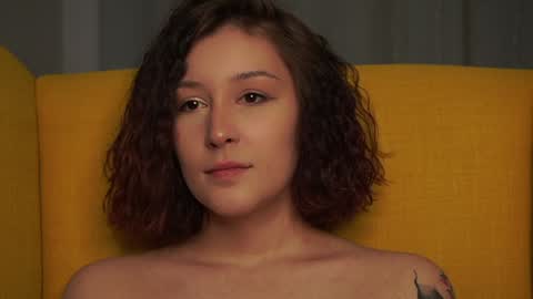 Snapshot of albertaellen chatting on January 2025 10:39:01 PM Hi all. My name is Stela and this is my first day here online show from January 2025 10:39:01 PM