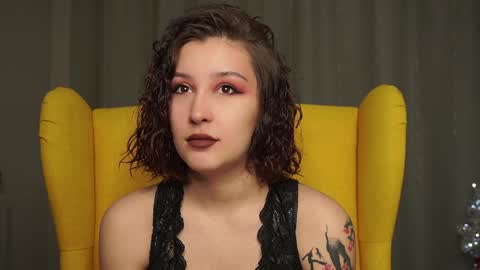 Snapshot of albertaellen chatting on January 2025 03:10:01 PM Hi all. My name is Stela and this is my first day here online show from January 2025 03:10:01 PM