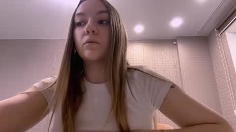 Bella online show from April 2026 04:20:01 PM