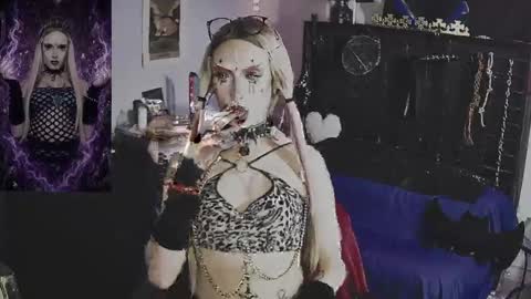 Mistic witch online show from May 2026 10:58:01 PM