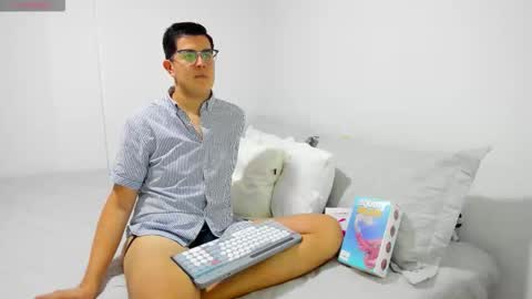 Alejandro Thamer online show from December 2025 07:09:01 PM