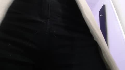 Snapshot of aleesha_cameron02 chatting on December 2025 07:11:01 PM Ale online show from December 2025 07:11:01 PM