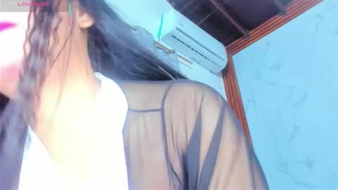 Snapshot of alejaa_queen chatting on October 2025 01:28:02 AM aleja online show from October 2025 01:28:02 AM