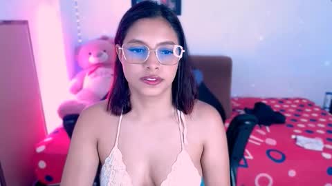 Aleja Harker  online show from October 2025 02:04:02 AM