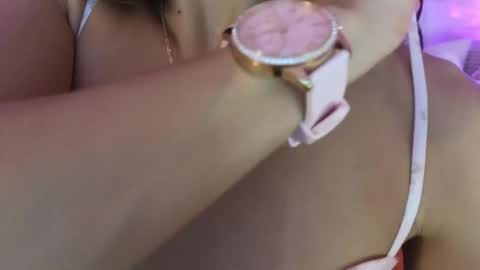 Alejandhra online show from November 2025 12:24:01 AM