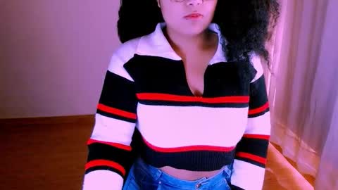 Alejandra  online show from October 2025 01:34:01 PM