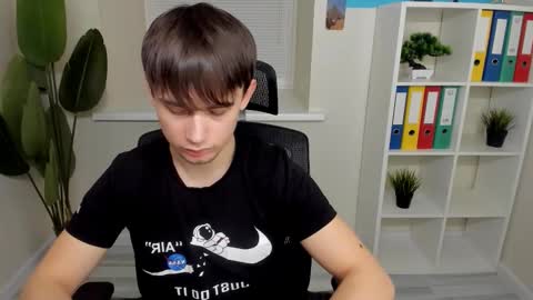 Snapshot of alejandro_ellias chatting on February 2026 06:57:02 PM Alejandro online show from February 2026 06:57:02 PM