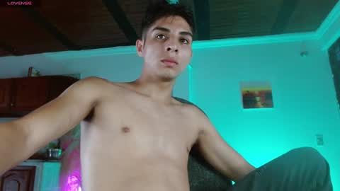 Snapshot of alejito_collins1 chatting on February 2025 08:05:02 PM Alejo online show from February 2025 08:05:02 PM
