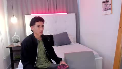 Snapshot of alejo_exotic chatting on May 2026 12:21:01 PM alejo_exotic online show from May 2026 12:21:01 PM
