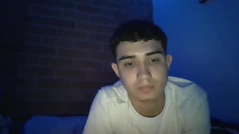 alejo_gray1 online show from October 2025 11:05:02 PM