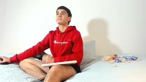 alejo_gray1 online show from October 2025 05:02:02 PM