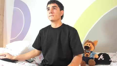 alejo_gray1 online show from October 2025 06:48:01 PM