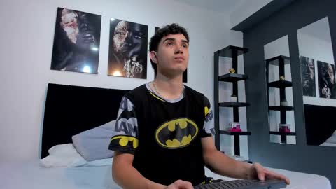 alejo_gray1 online show from January 2026 07:15:02 PM