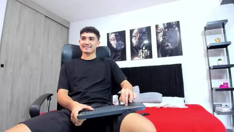 alejo_gray1 online show from February 2026 09:08:01 PM