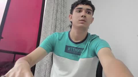 alejo_gray1 online show from April 2026 10:48:02 PM