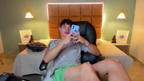 ALejoo Saenz online show from December 2025 10:09:02 AM