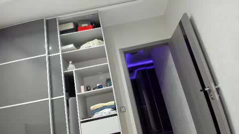 aleks_brown online show from June 2026 08:52:02 PM