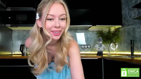 Snapshot of aleksa_cutie chatting on January 2025 09:36:02 AM Next stream - 2 dec - online show from January 2025 09:36:02 AM