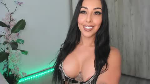 Snapshot of alenakeys chatting on June 2026 07:56:01 AM AlenaKeys online show from June 2026 07:56:01 AM