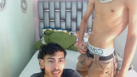Snapshot of alenders chatting on September 2025 11:49:01 PM ALENDERS online show from September 2025 11:49:01 PM
