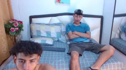 Snapshot of alenders chatting on September 2025 12:45:01 AM ALENDERS online show from September 2025 12:45:01 AM