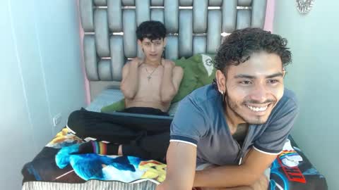 Snapshot of alenders chatting on October 2025 12:51:01 AM ALENDERS online show from October 2025 12:51:01 AM