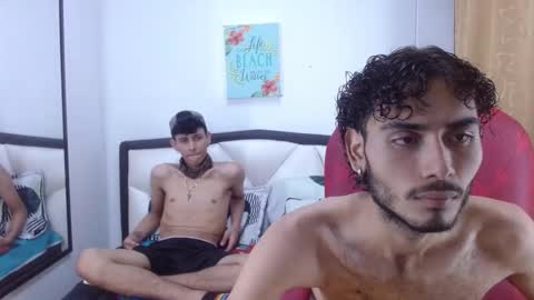 Snapshot of alenders chatting on October 2025 01:36:02 AM ALENDERS online show from October 2025 01:36:02 AM