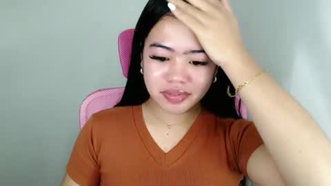 Snapshot of alesha_vibe_me chatting on May 2026 08:43:01 AM alesha_vibe_me online show from May 2026 08:43:01 AM