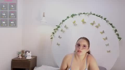 Snapshot of alesia_rose chatting on May 2026 07:43:01 PM Ambar online show from May 2026 07:43:01 PM