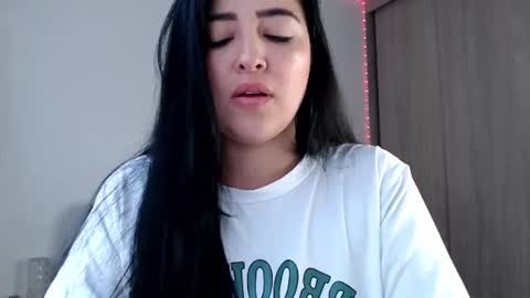 Snapshot of aleska__bell chatting on July 2026 04:27:02 PM Aleska online show from July 2026 04:27:02 PM