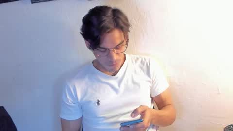 Snapshot of aless204 chatting on February 2026 02:24:01 PM aless online show from February 2026 02:24:01 PM