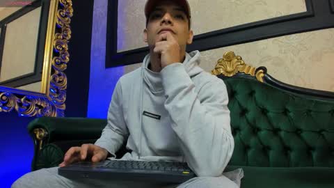 Alessandro King online show from September 2025 02:33:01 PM