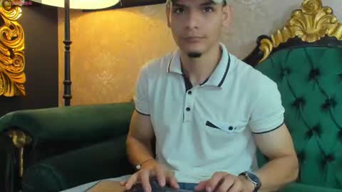 Snapshot of aless_king chatting on June 2026 10:42:01 PM Alessandro King online show from June 2026 10:42:01 PM
