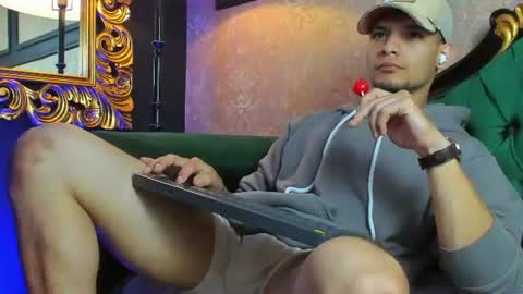 Snapshot of aless_king chatting on July 2026 10:01:02 PM Alessandro King online show from July 2026 10:01:02 PM