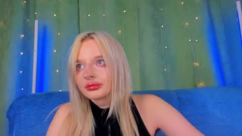 Snapshot of alessakiss chatting on June 2026 02:33:01 PM alessakiss online show from June 2026 02:33:01 PM