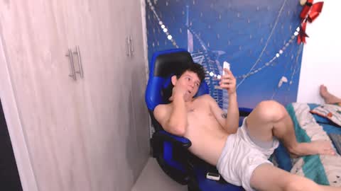 Snapshot of alessandrith104266 chatting on December 2024 02:09:02 AM alessandrith104266 online show from December 2024 02:09:02 AM