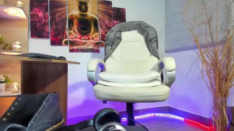 ALESSANDRO  WYE online show from February 2025 02:33:01 AM