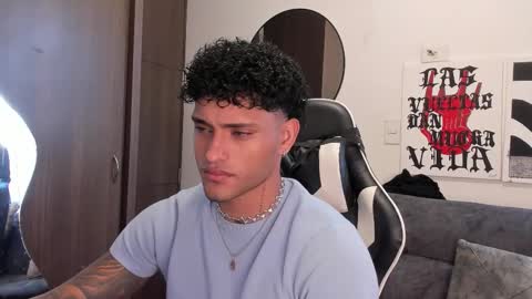 Alessandro Vanni online show from December 2025 03:41:02 PM