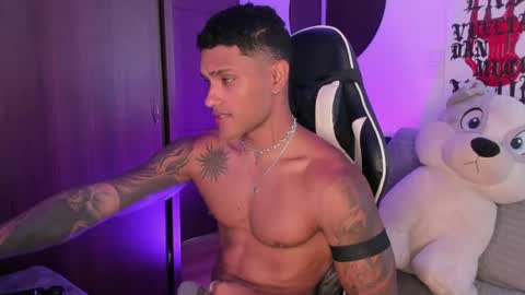 Snapshot of alessandro_vanni chatting on June 2026 03:47:01 PM Alessandro Vanni online show from June 2026 03:47:01 PM