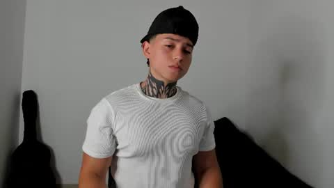 Alessandro online show from June 2026 11:18:02 PM