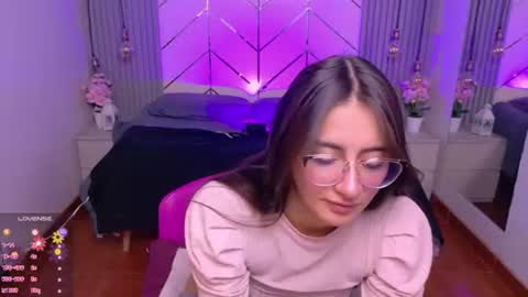 Snapshot of alessia_moore chatting on June 2026 03:38:01 PM Alessia online show from June 2026 03:38:01 PM