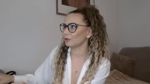 Snapshot of alessiacreed chatting on November 2025 09:50:02 PM AlessiaCreed online show from November 2025 09:50:02 PM