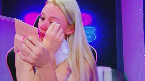 alessiacroft online show from February 2026 05:04:01 AM