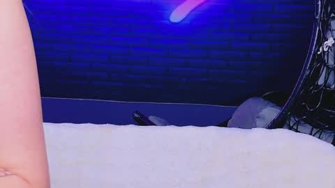 alessiacroft online show from May 2026 04:07:01 AM