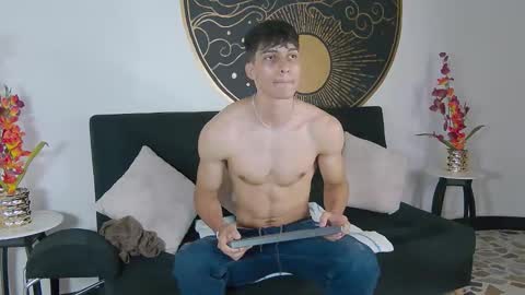 Alessio online show from November 2025 12:05:02 PM