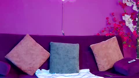 Alessio online show from November 2025 12:18:01 PM