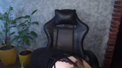 Snapshot of alessssamistress chatting on May 2026 11:37:01 AM Alex online show from May 2026 11:37:01 AM