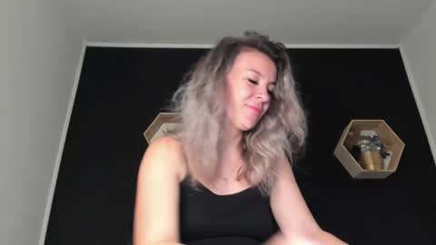 alesys69 online show from October 2025 09:32:02 PM