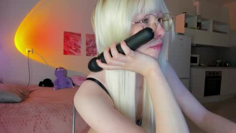 Snapshot of alettaevee chatting on June 2026 01:43:02 AM alettaevee online show from June 2026 01:43:02 AM