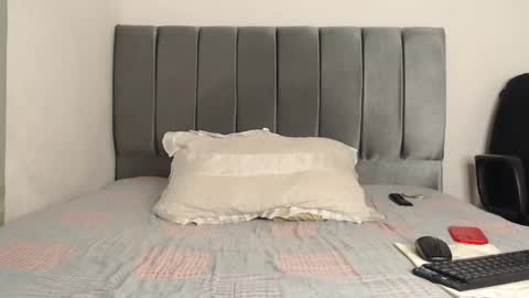 Owen online show from January 2025 04:04:01 AM